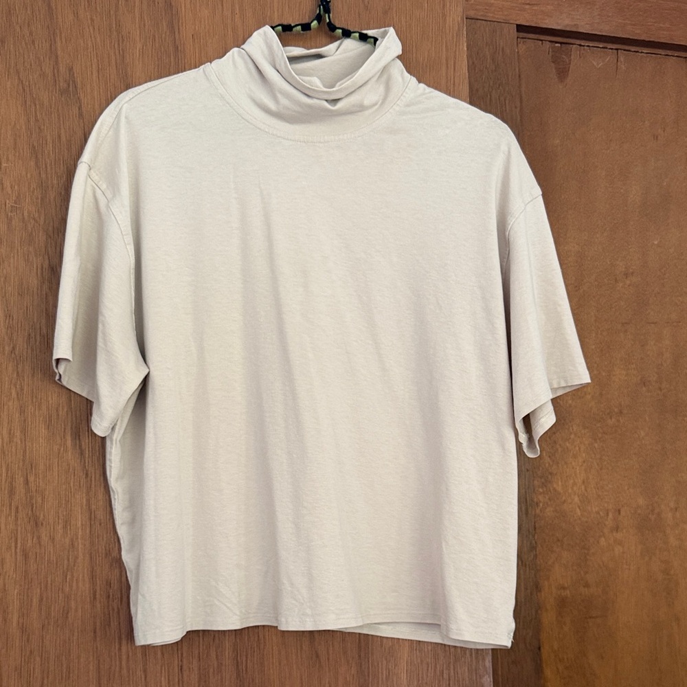 Lululemon Women's Cream Turtleneck Top
